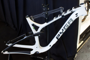 Pyga Stage 2016: Carbon-XC-Bike mit optimierter Kettenlinie | Eurobike 2015