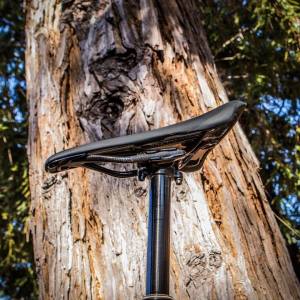 Fox DOSS 2017: Neue Stealth-Vario-Sattelstütze mit Kashima-Coating
