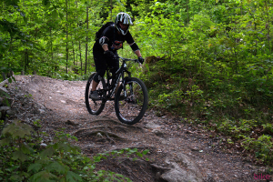 Alutech Teibun 2016: Race-Enduro als Custom-Aufbau im Kurztest