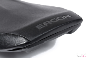 Ergon SME3 Pro Stealth: Leichter Enduro-Sattel für unser Aufbau-Projekt [Mountainbike Build]