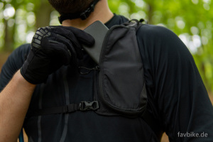 Camelbak Chase Protector Vest: Protektor-Weste mit Rucksack-Funktion [TEST]