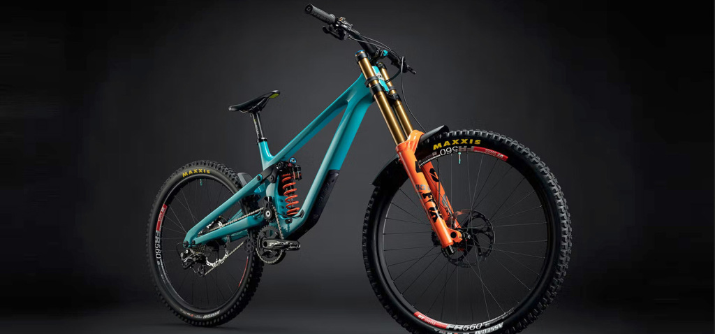 YETI DH-Prototyp: Rückkehr in den Downhill mit neuem High-Pivot-Bike und Richie Rude